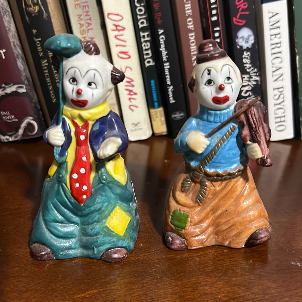 Set of 2 porcelain clowns with bells inside